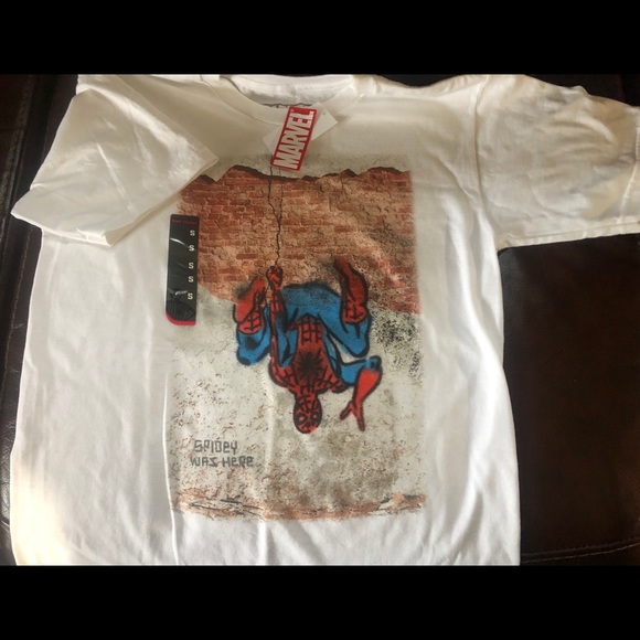HP🕷NWT 🕷Spider Man Shirt. For Men Or Boys 🕷 - Picture 6 of 10
